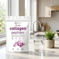 Colágeno múltiple en polvo en la cocina de una casa, junto a un vaso de agua