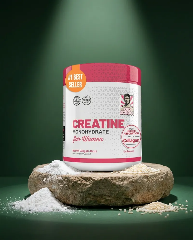 Creatina con colágeno en polvo sobre una piedra en un estudio verde, con sus ingredientes