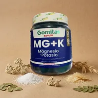Gomitas de magnesio y potasio con sus ingredientes naturales alrededor