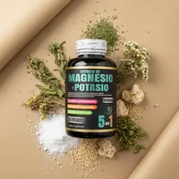 Gomitas de magnesio y potasio con sus ingredientes naturales alrededor