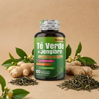 Gomitas de té verde y jengibre con sus ingredientes naturales alrededor