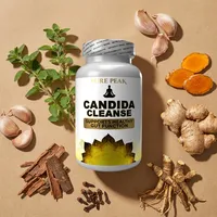 Limpiador de cándida con sus ingredientes naturales alrededor